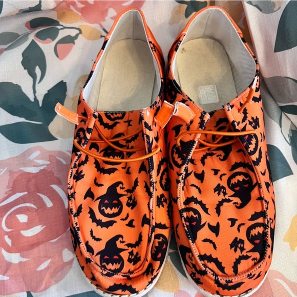 Halloween Hi Guy shoes from Temu size 11 women